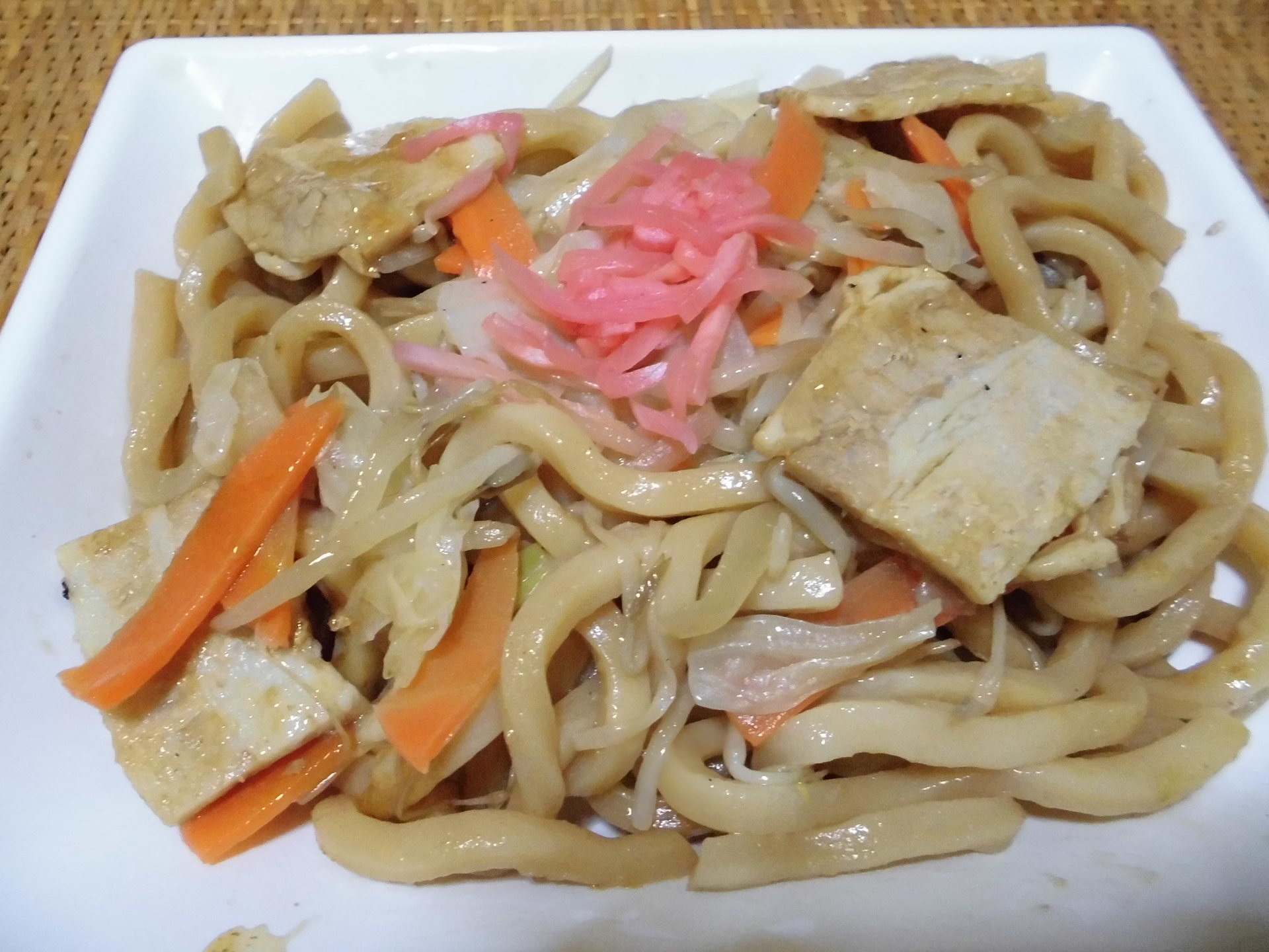 コンビニの焼きうどん セブン ローソン ファミマおすすめはどこだ もういっちょいくか な感じが大事